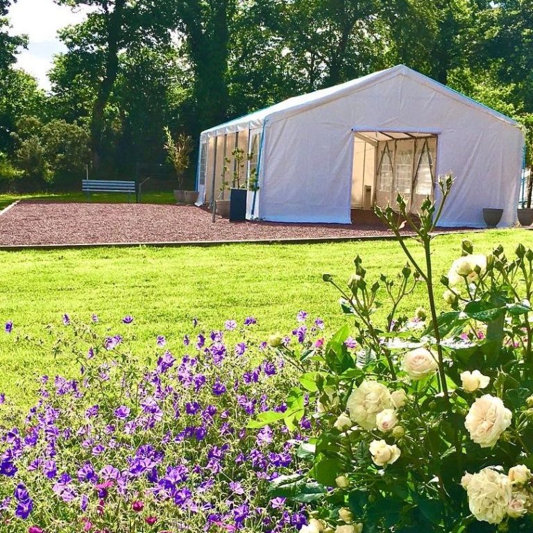 tente de réception incluse dans les locations