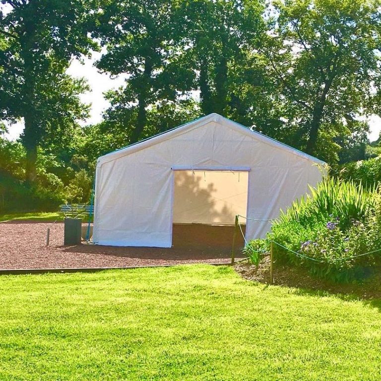 tente de réception incluse dans les locations